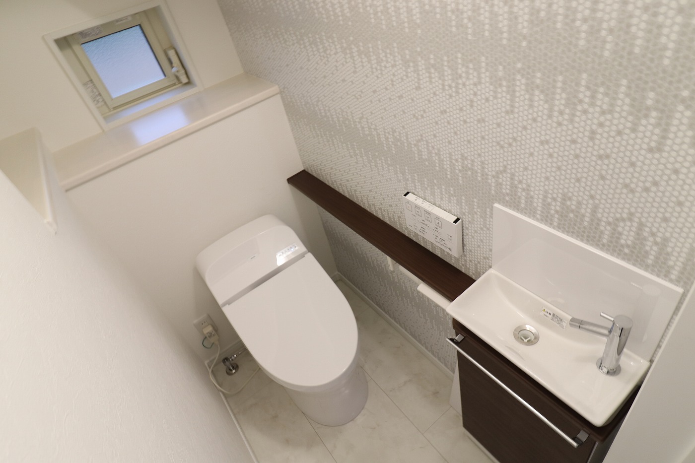 高松市林町の新築建売住宅のトイレ